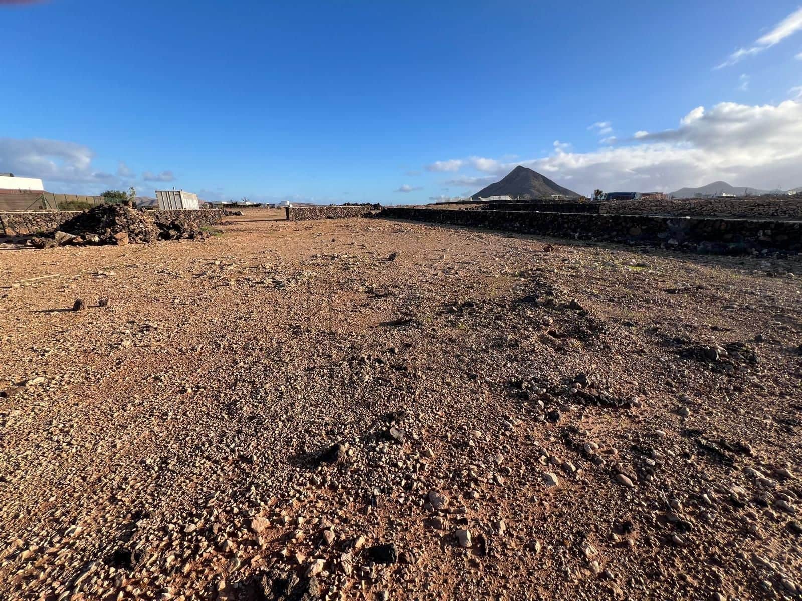 Grunde uden byggetilladelser til salg i Tindaya - € 119.000 (Ref: 9518522)