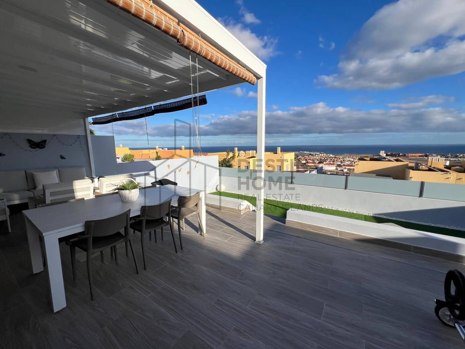 3 sypialnia Dom blizniak na sprzedaż w Caleta de Fuste z basenem garażem - 525 000 € (Ref: 9530103)