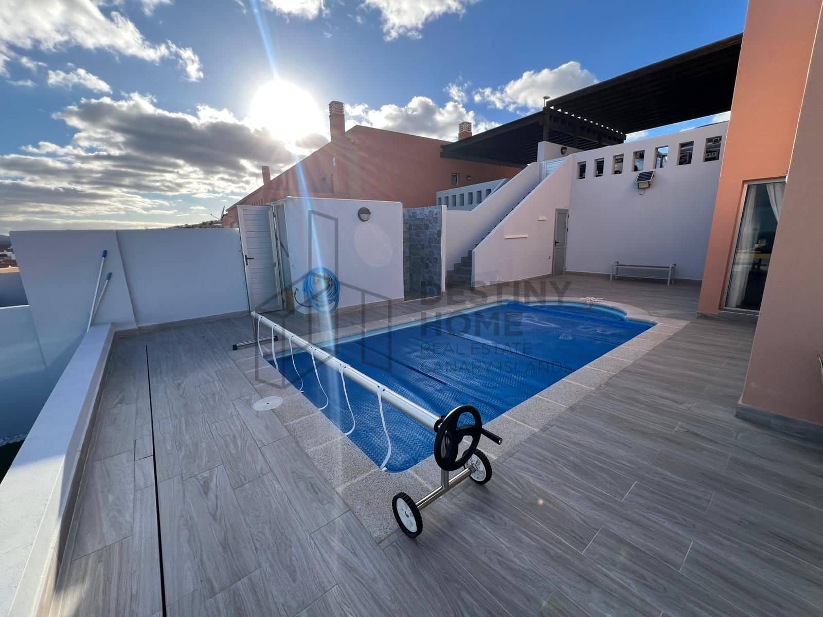 3 sypialnia Dom blizniak na sprzedaż w Caleta de Fuste z basenem garażem - 525 000 € (Ref: 9530103)