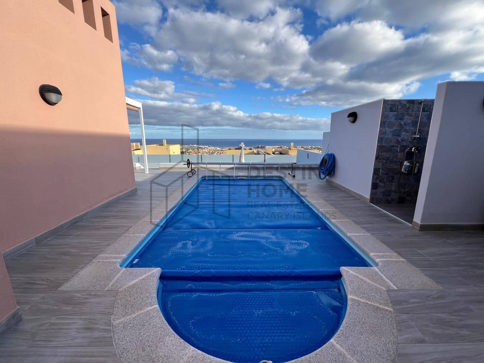 3 sypialnia Dom blizniak na sprzedaż w Caleta de Fuste z basenem garażem - 525 000 € (Ref: 9530103)