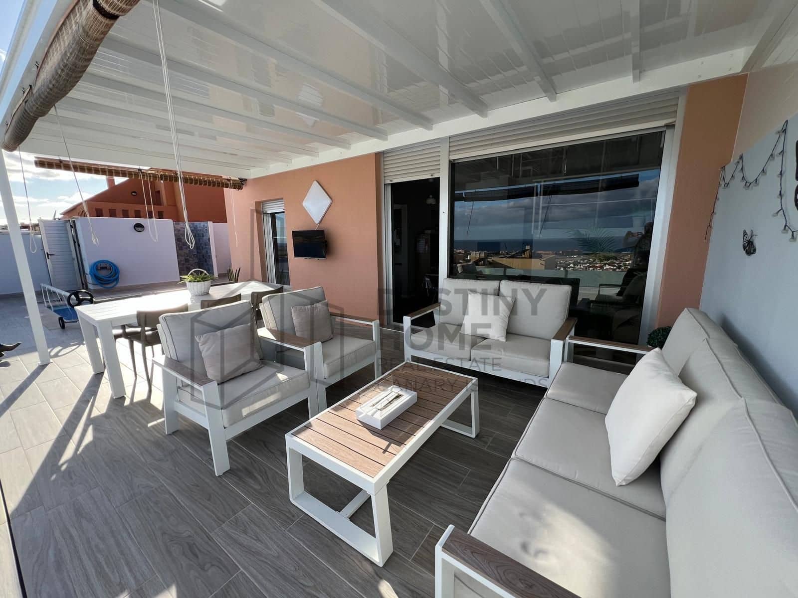 3 sypialnia Dom blizniak na sprzedaż w Caleta de Fuste z basenem garażem - 525 000 € (Ref: 9530103)