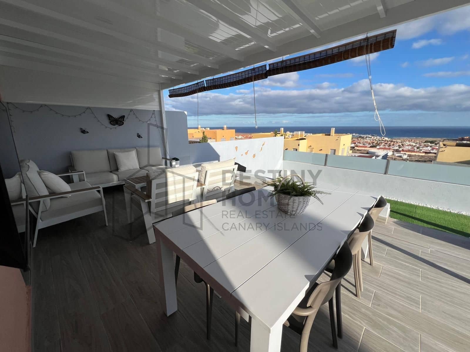 3 sypialnia Dom blizniak na sprzedaż w Caleta de Fuste z basenem garażem - 525 000 € (Ref: 9530103)