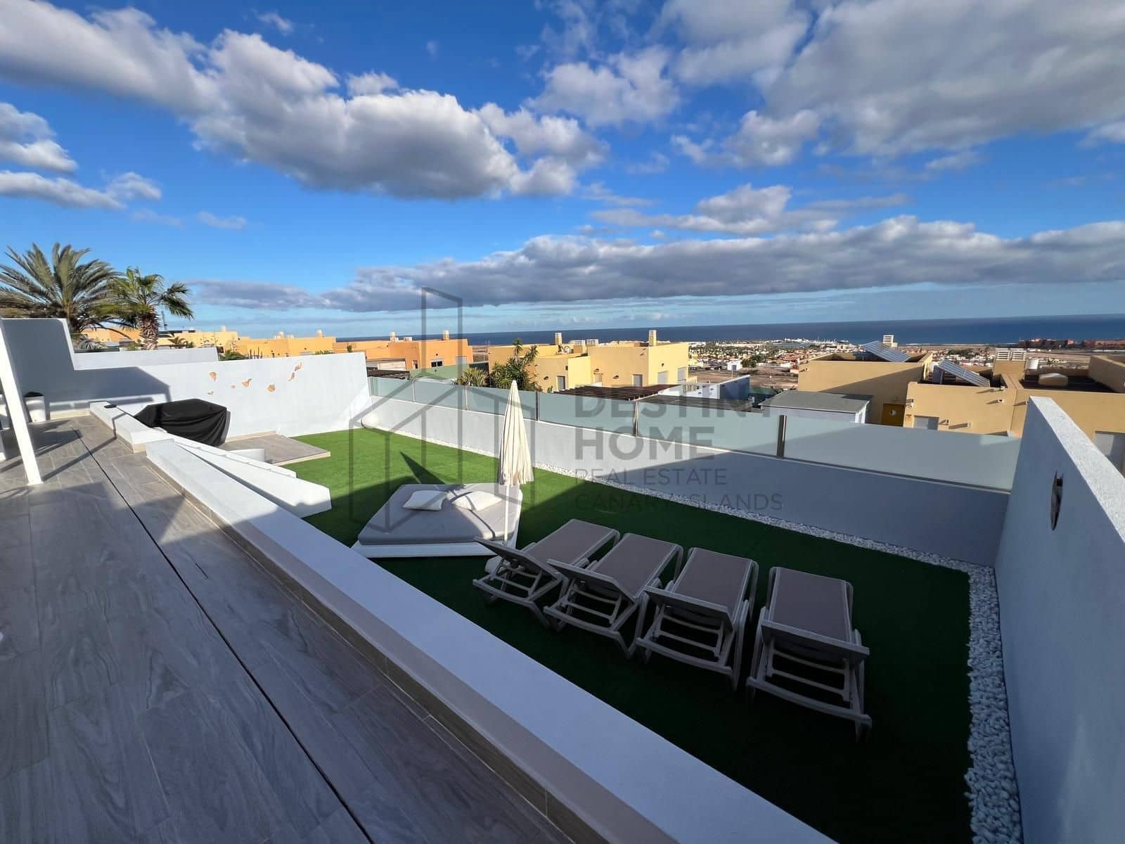 3 sypialnia Dom blizniak na sprzedaż w Caleta de Fuste z basenem garażem - 525 000 € (Ref: 9530103)