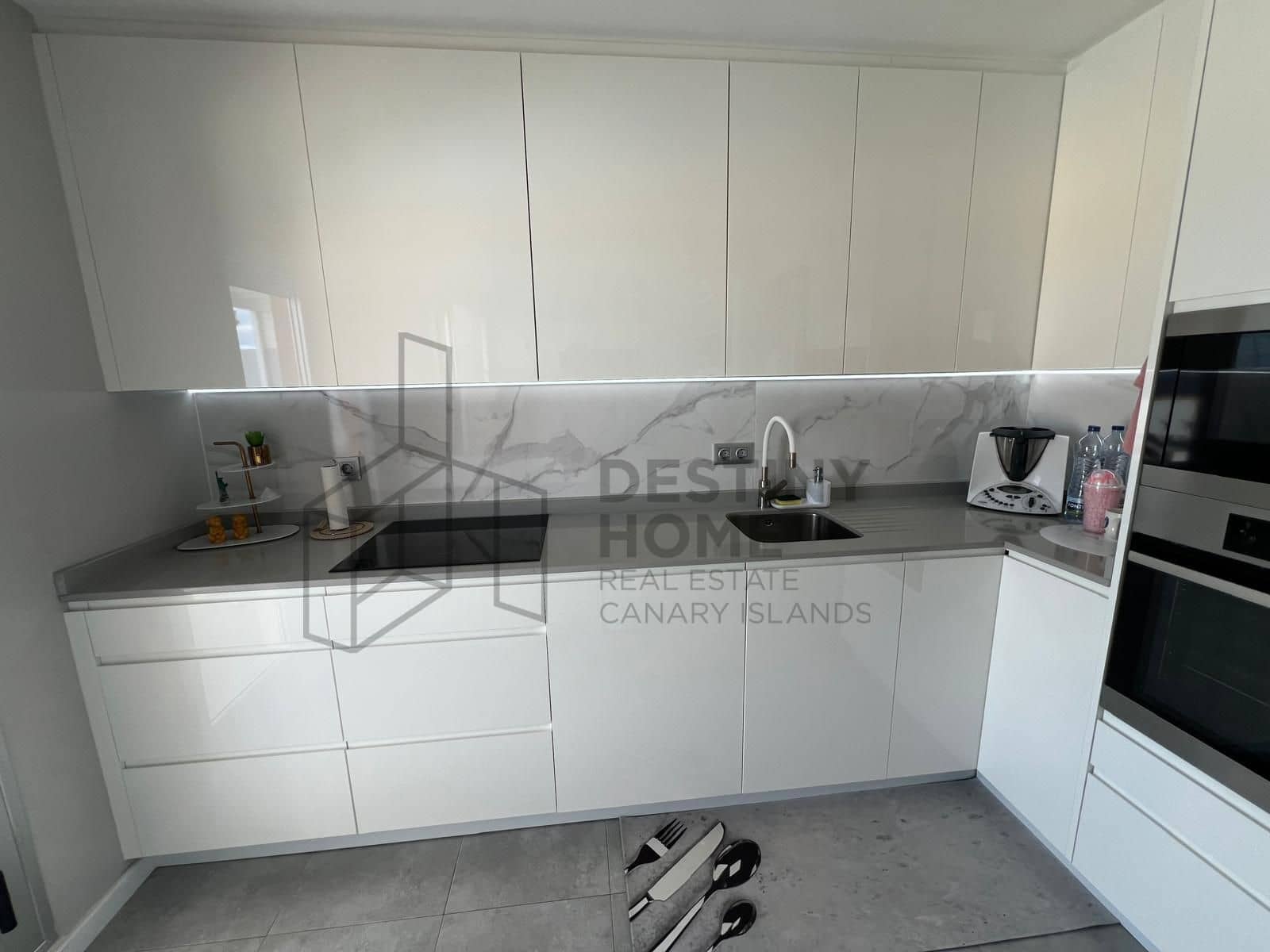 3 sypialnia Dom blizniak na sprzedaż w Caleta de Fuste z basenem garażem - 525 000 € (Ref: 9530103)