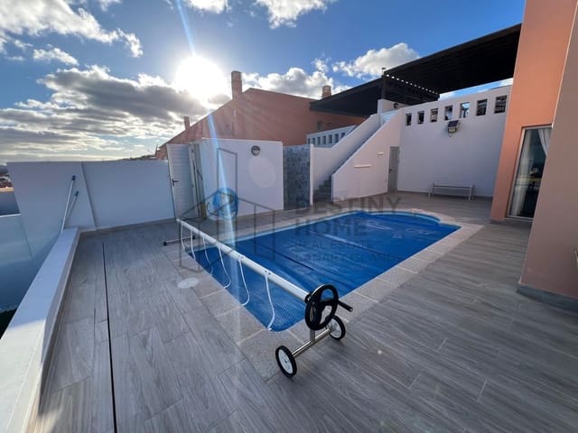 3 sypialnia Dom blizniak na sprzedaż w Caleta de Fuste, Antigua z basenem garażem - 525 000 € (Ref: 9530103)