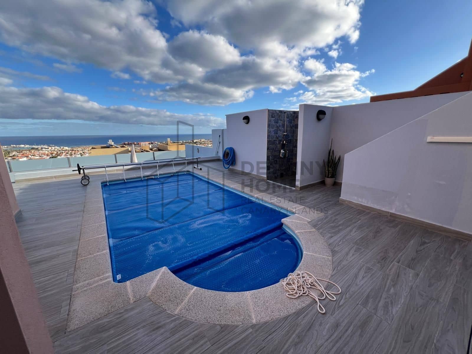 3 sypialnia Dom blizniak na sprzedaż w Caleta de Fuste z basenem garażem - 525 000 € (Ref: 9530103)