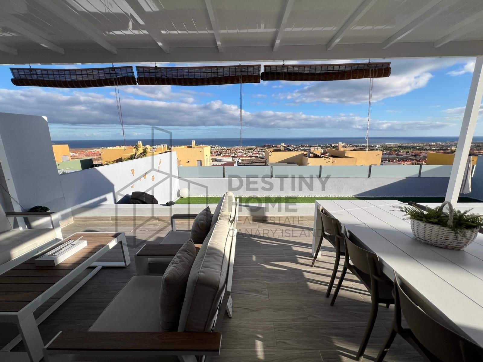 3 sypialnia Dom blizniak na sprzedaż w Caleta de Fuste z basenem garażem - 525 000 € (Ref: 9530103)