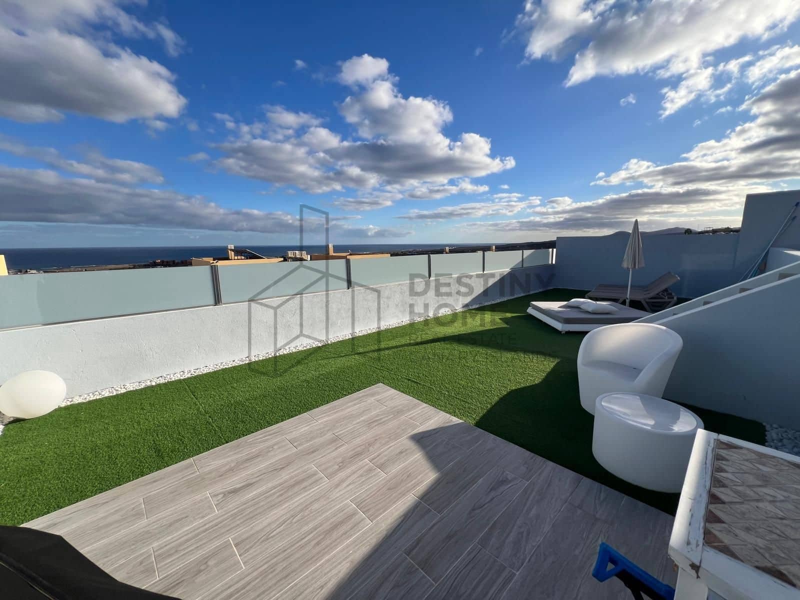 3 sypialnia Dom blizniak na sprzedaż w Caleta de Fuste z basenem garażem - 525 000 € (Ref: 9530103)