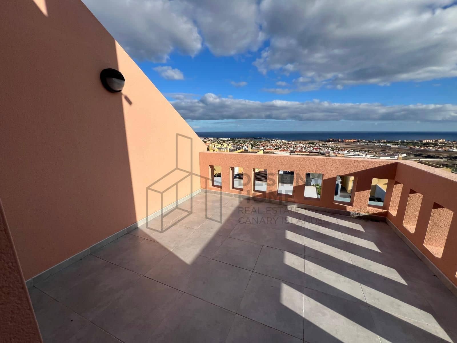 3 sypialnia Dom blizniak na sprzedaż w Caleta de Fuste z basenem garażem - 525 000 € (Ref: 9530103)