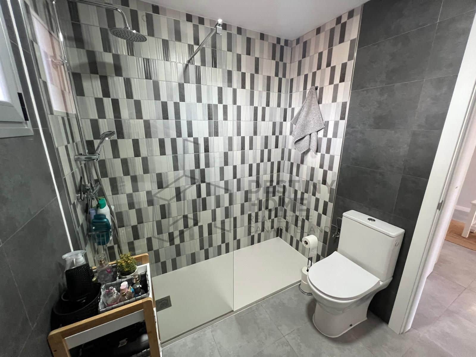 3 sypialnia Dom blizniak na sprzedaż w Caleta de Fuste z basenem garażem - 525 000 € (Ref: 9530103)