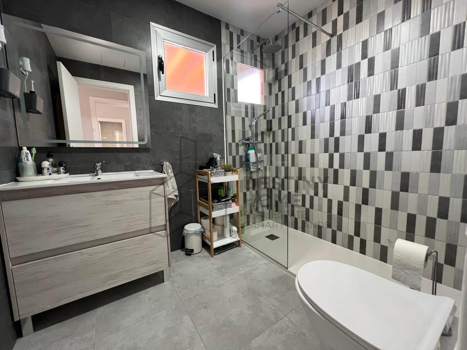 3 sypialnia Dom blizniak na sprzedaż w Caleta de Fuste z basenem garażem - 525 000 € (Ref: 9530103)