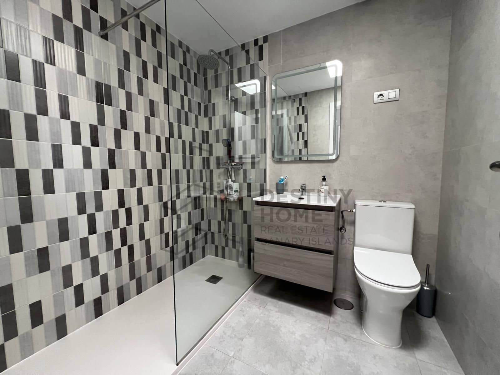 3 sypialnia Dom blizniak na sprzedaż w Caleta de Fuste z basenem garażem - 525 000 € (Ref: 9530103)