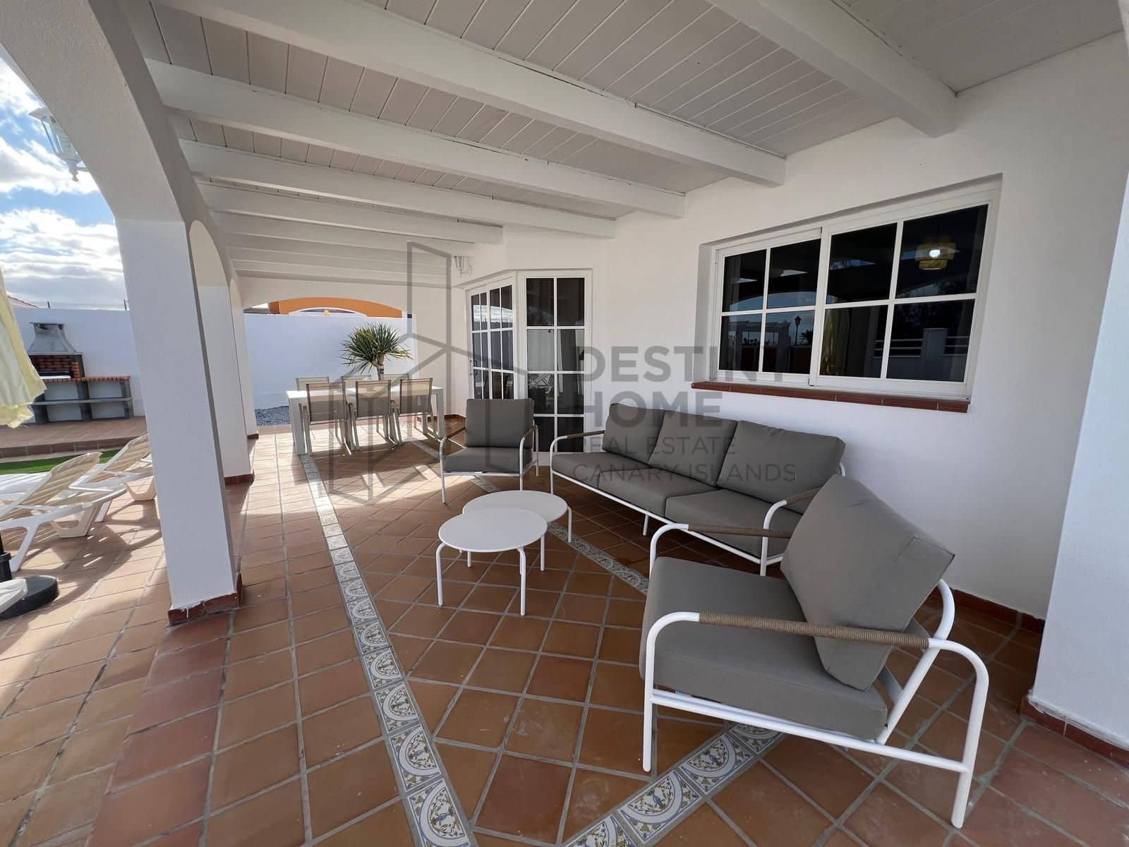 4 makuuhuone Huvila myytävänä paikassa Caleta de Fuste mukana uima-altaan 
autotalli - 595 000 € (Ref: 9530104)