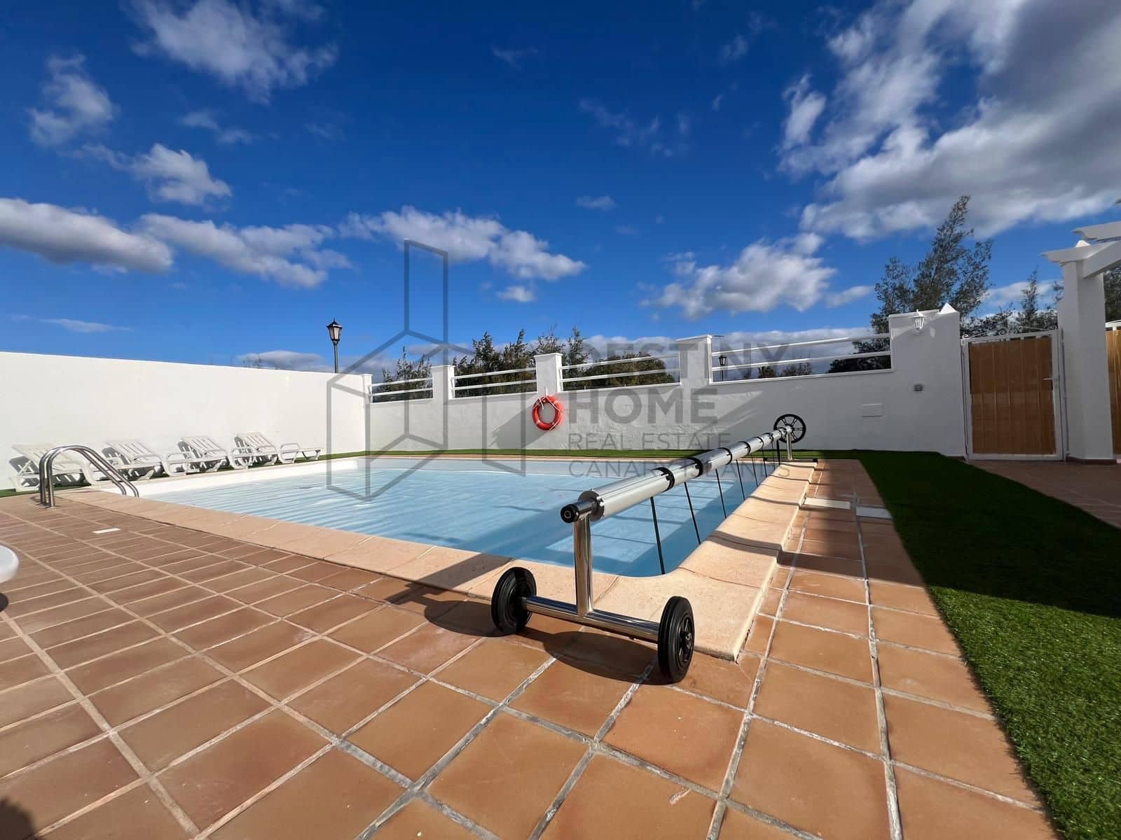 4 makuuhuone Huvila myytävänä paikassa Caleta de Fuste mukana uima-altaan 
autotalli - 595 000 € (Ref: 9530104)