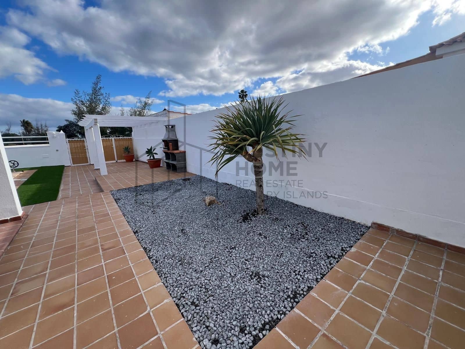 4 makuuhuone Huvila myytävänä paikassa Caleta de Fuste mukana uima-altaan 
autotalli - 595 000 € (Ref: 9530104)