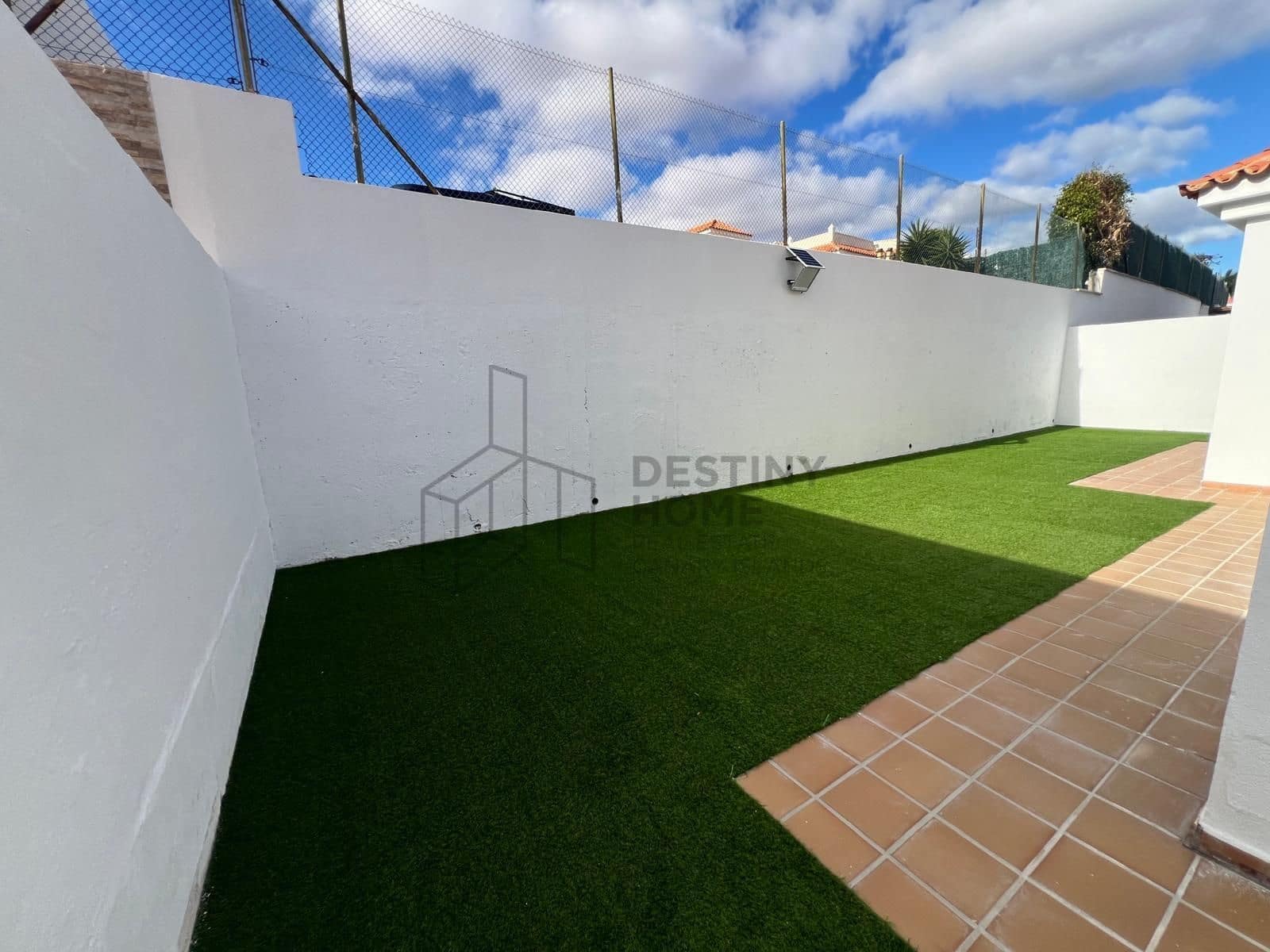 4 makuuhuone Huvila myytävänä paikassa Caleta de Fuste mukana uima-altaan 
autotalli - 595 000 € (Ref: 9530104)