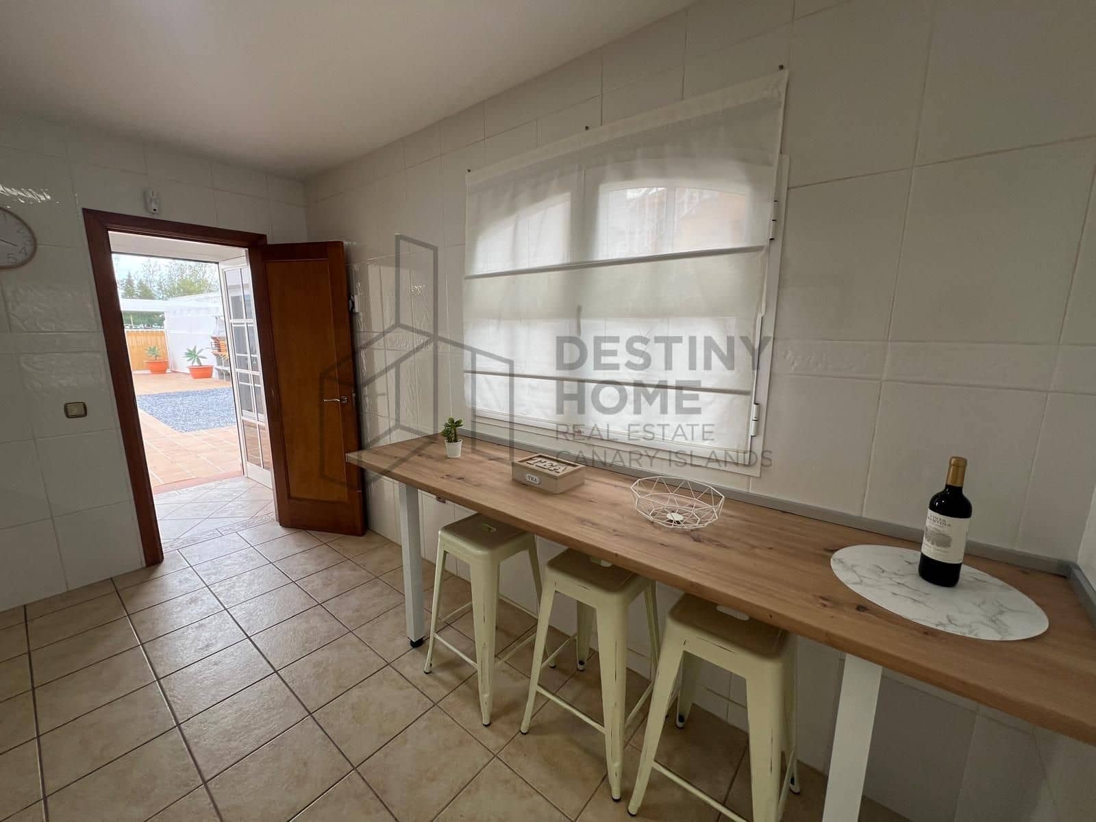 4 makuuhuone Huvila myytävänä paikassa Caleta de Fuste mukana uima-altaan 
autotalli - 595 000 € (Ref: 9530104)