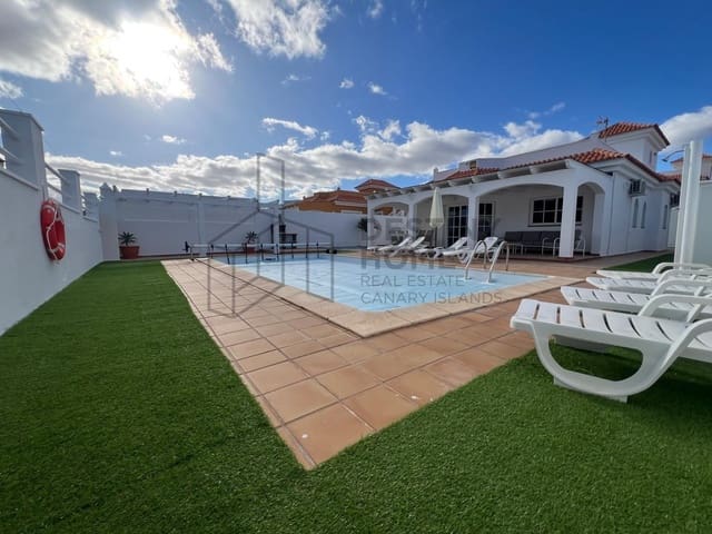 4 makuuhuone Huvila myytävänä paikassa Caleta de Fuste, Antigua mukana uima-altaan 
autotalli - 595 000 € (Ref: 9530104)