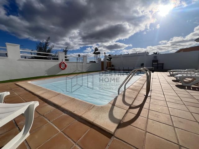 4 makuuhuone Huvila myytävänä paikassa Caleta de Fuste, Antigua mukana uima-altaan 
autotalli - 595 000 € (Ref: 9530104)