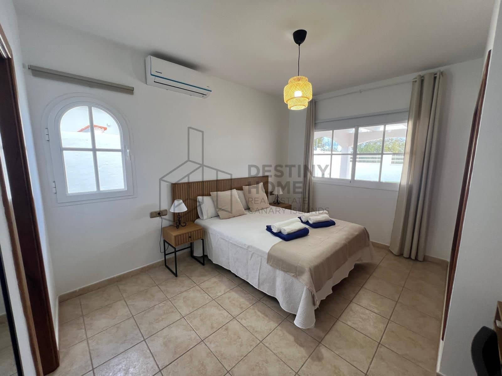 4 makuuhuone Huvila myytävänä paikassa Caleta de Fuste mukana uima-altaan 
autotalli - 595 000 € (Ref: 9530104)