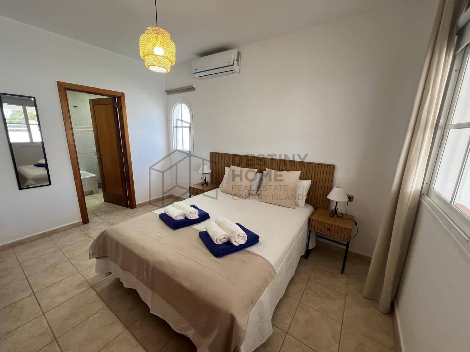 4 makuuhuone Huvila myytävänä paikassa Caleta de Fuste mukana uima-altaan 
autotalli - 595 000 € (Ref: 9530104)