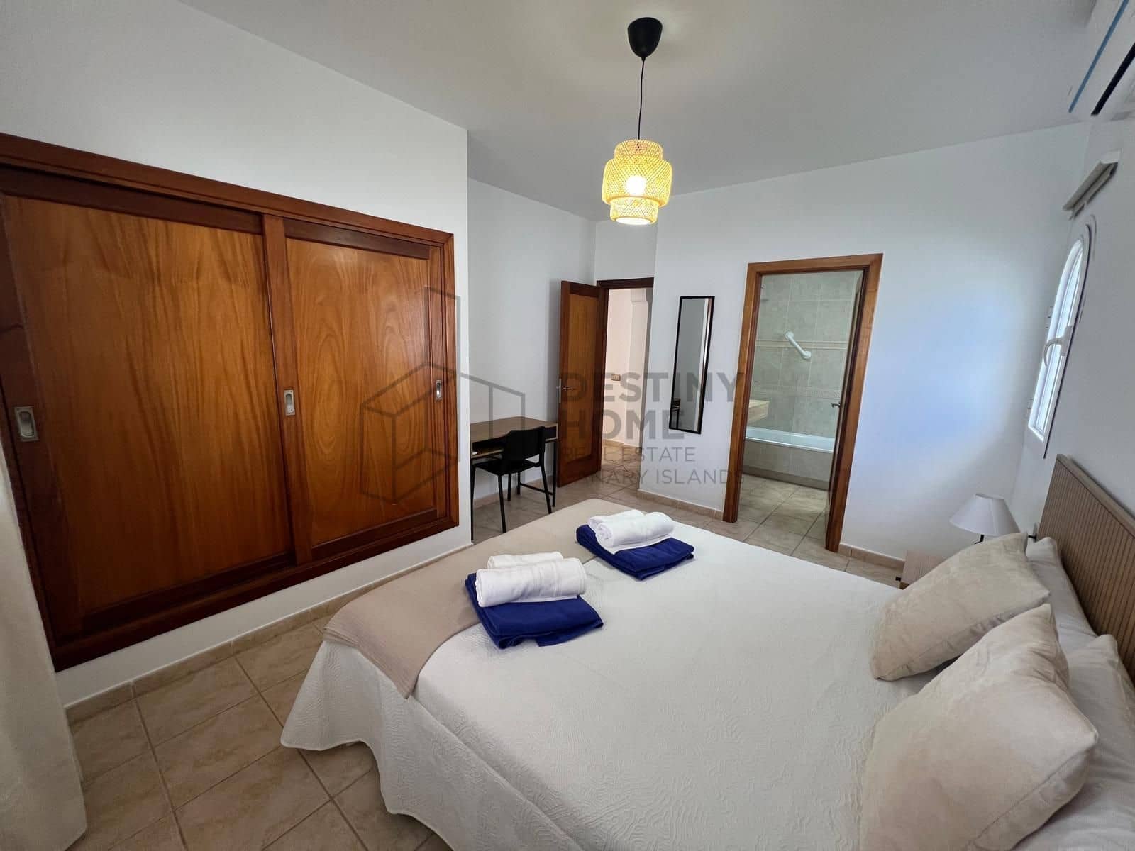 4 makuuhuone Huvila myytävänä paikassa Caleta de Fuste mukana uima-altaan 
autotalli - 595 000 € (Ref: 9530104)