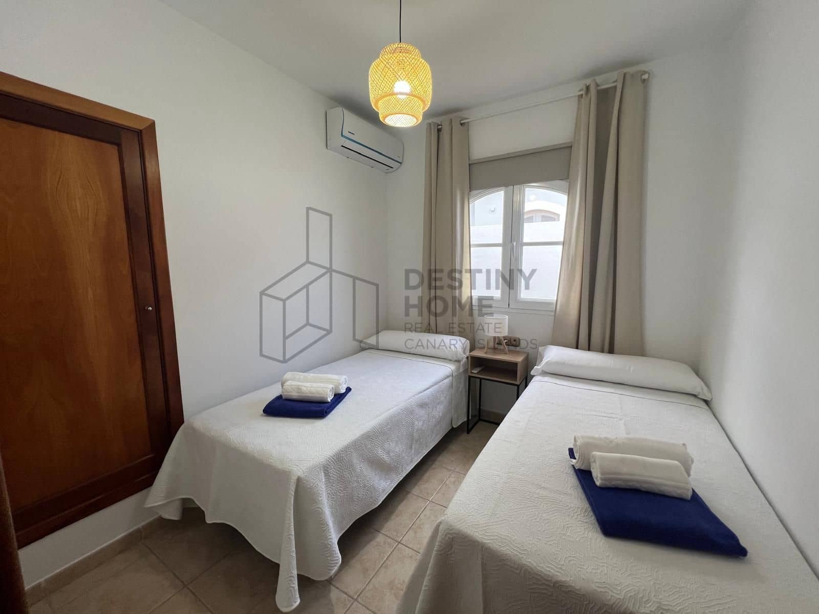 4 makuuhuone Huvila myytävänä paikassa Caleta de Fuste mukana uima-altaan 
autotalli - 595 000 € (Ref: 9530104)