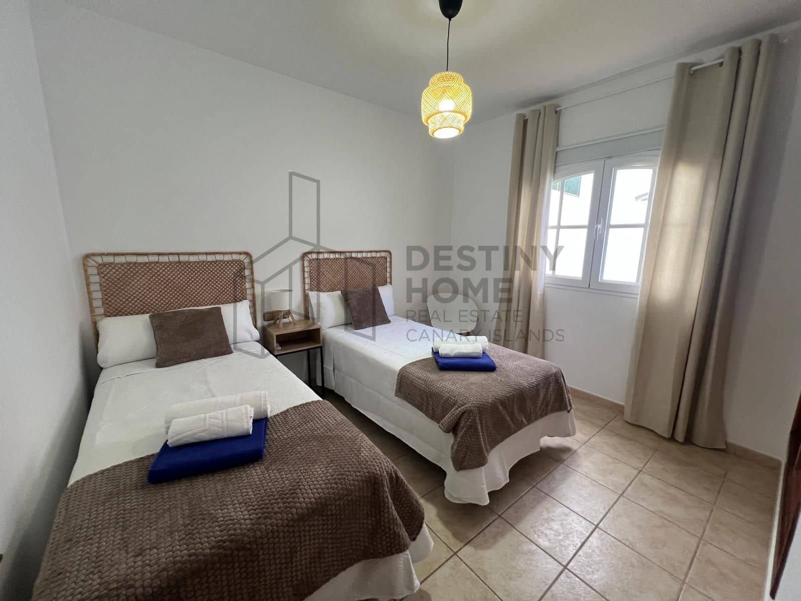 4 makuuhuone Huvila myytävänä paikassa Caleta de Fuste mukana uima-altaan 
autotalli - 595 000 € (Ref: 9530104)