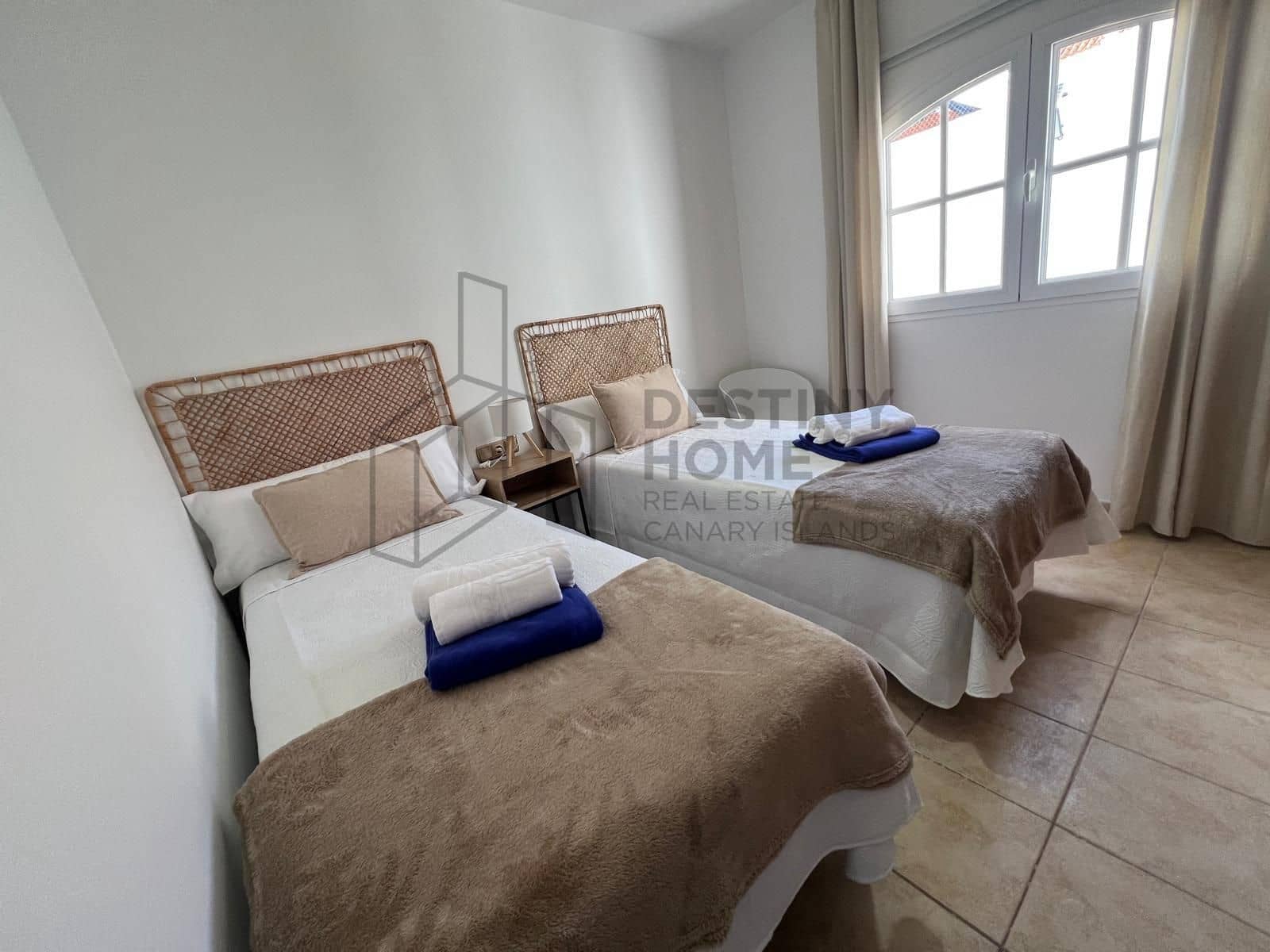 4 makuuhuone Huvila myytävänä paikassa Caleta de Fuste mukana uima-altaan 
autotalli - 595 000 € (Ref: 9530104)