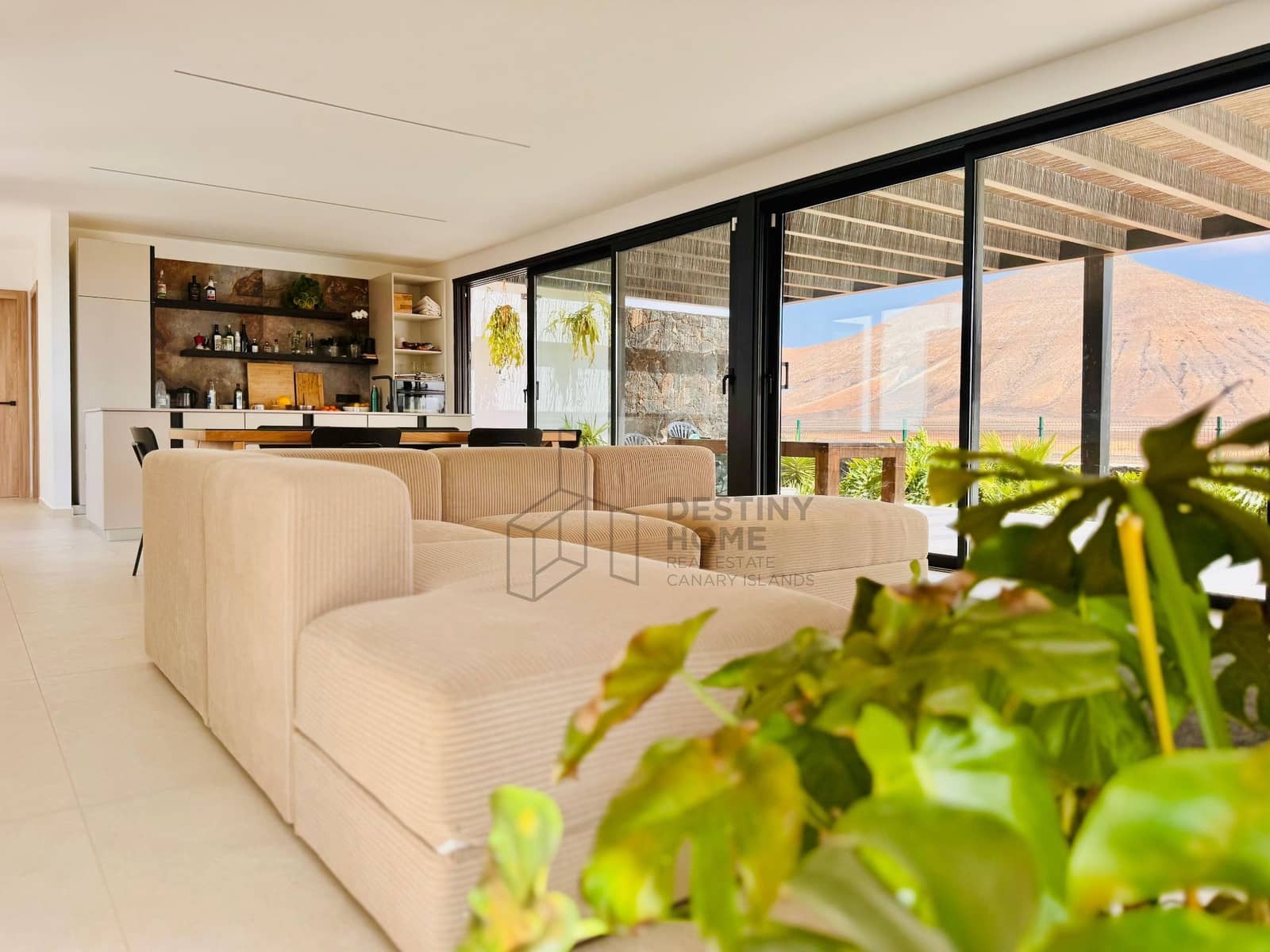 3 makuuhuone Huvila myytävänä paikassa La Oliva - 675 000 € (Ref: 9533314)