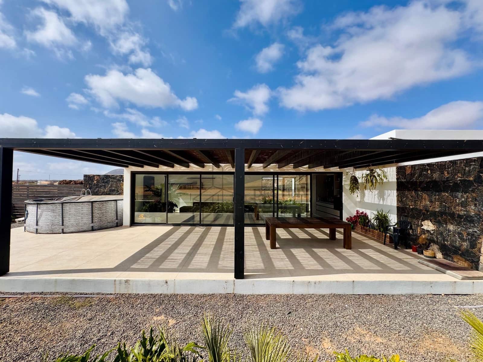 3 makuuhuone Huvila myytävänä paikassa La Oliva - 675 000 € (Ref: 9533314)