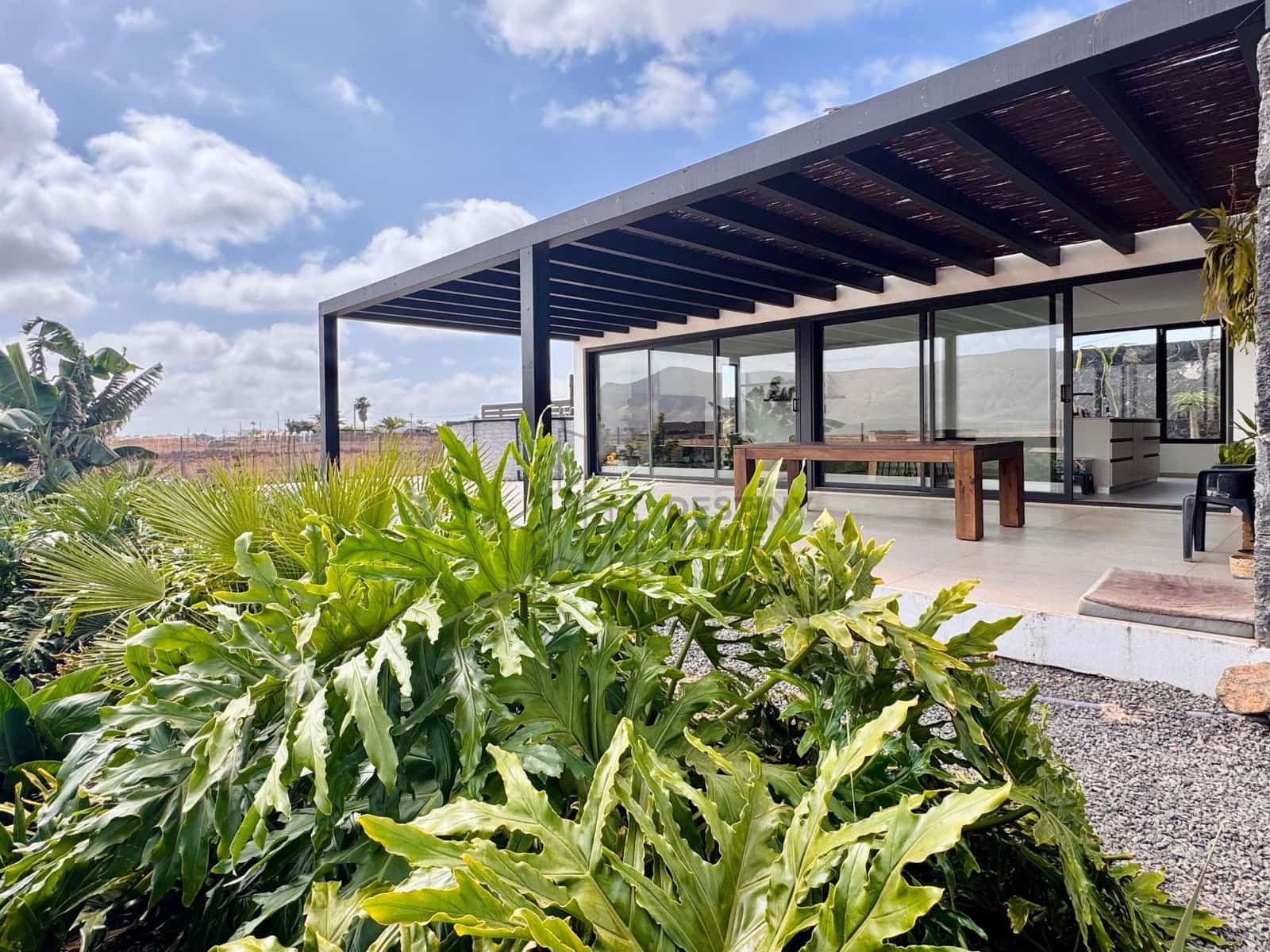 3 makuuhuone Huvila myytävänä paikassa La Oliva - 675 000 € (Ref: 9533314)