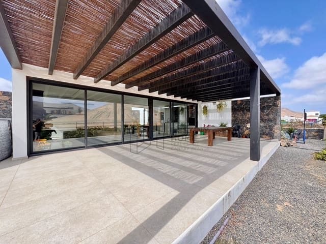 3 sypialnia Willa na sprzedaż w La Oliva - 675 000 € (Ref: 9533314)