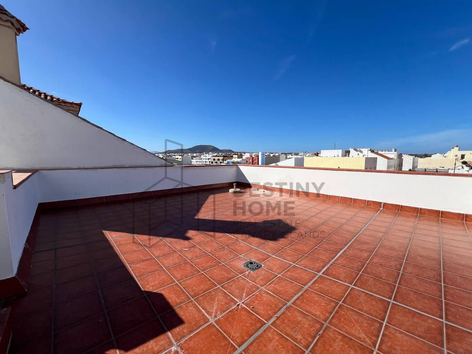 4 Zimmer Apartment zu verkaufen in Corralejo - 330.000 € (Ref: 9543125)