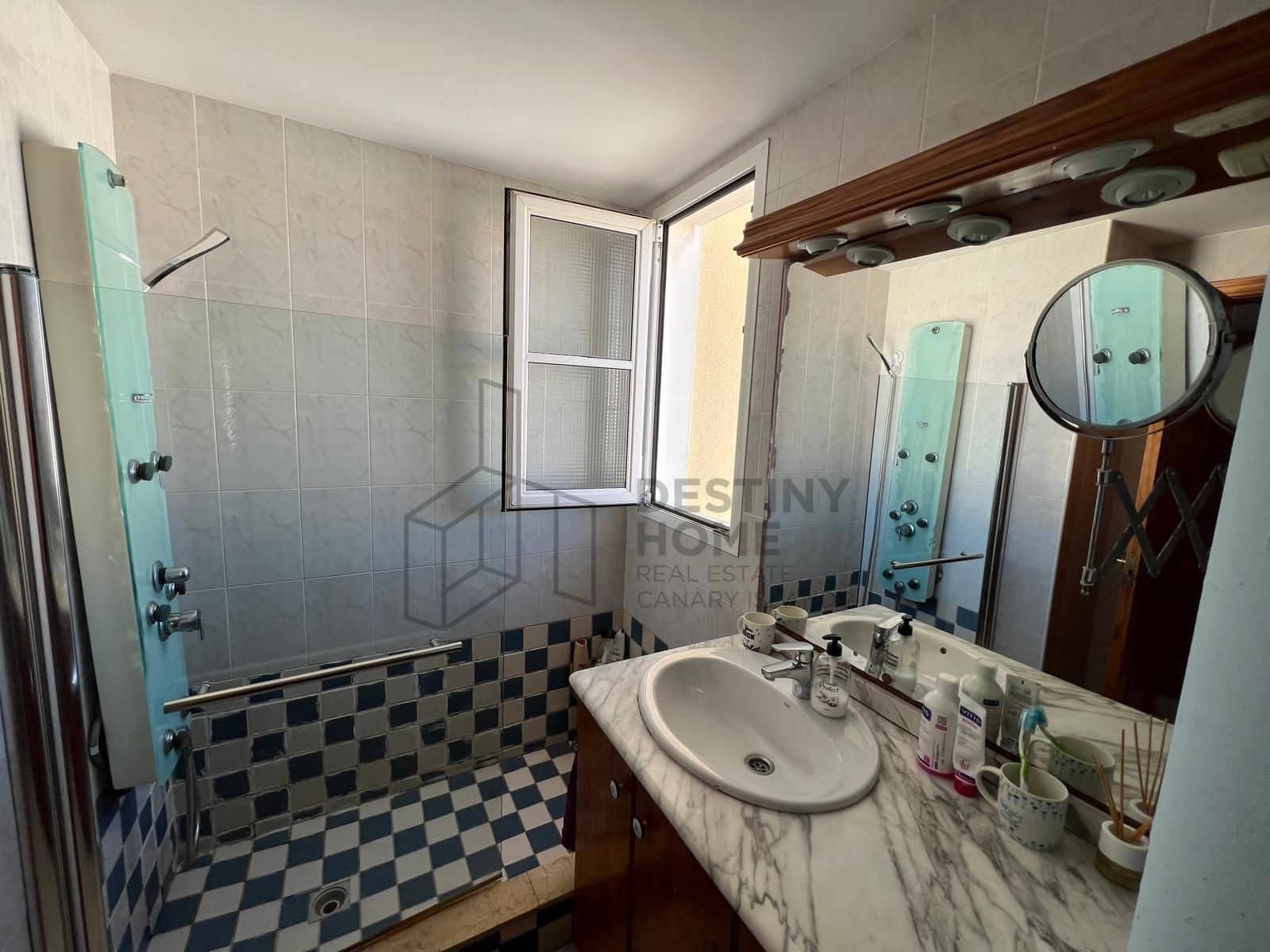 4 Zimmer Apartment zu verkaufen in Corralejo - 330.000 € (Ref: 9543125)