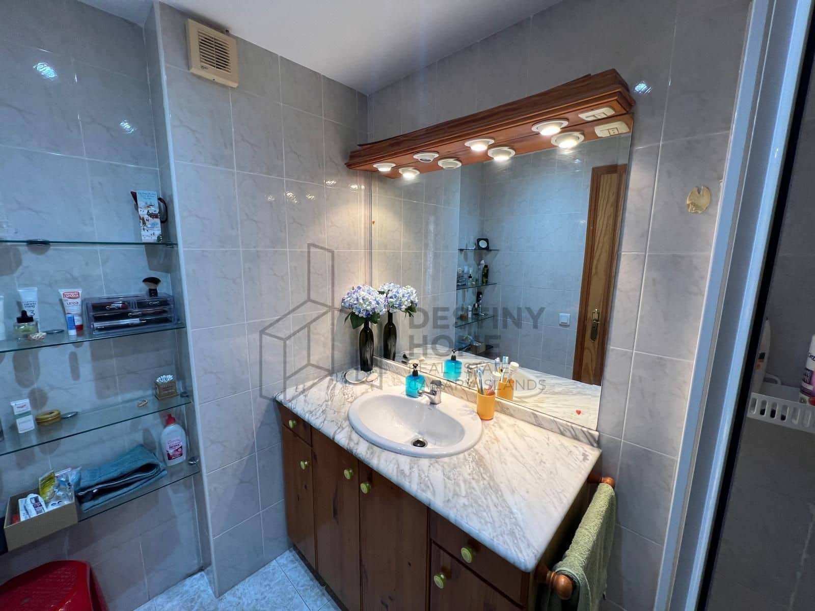 4 Zimmer Apartment zu verkaufen in Corralejo - 330.000 € (Ref: 9543125)