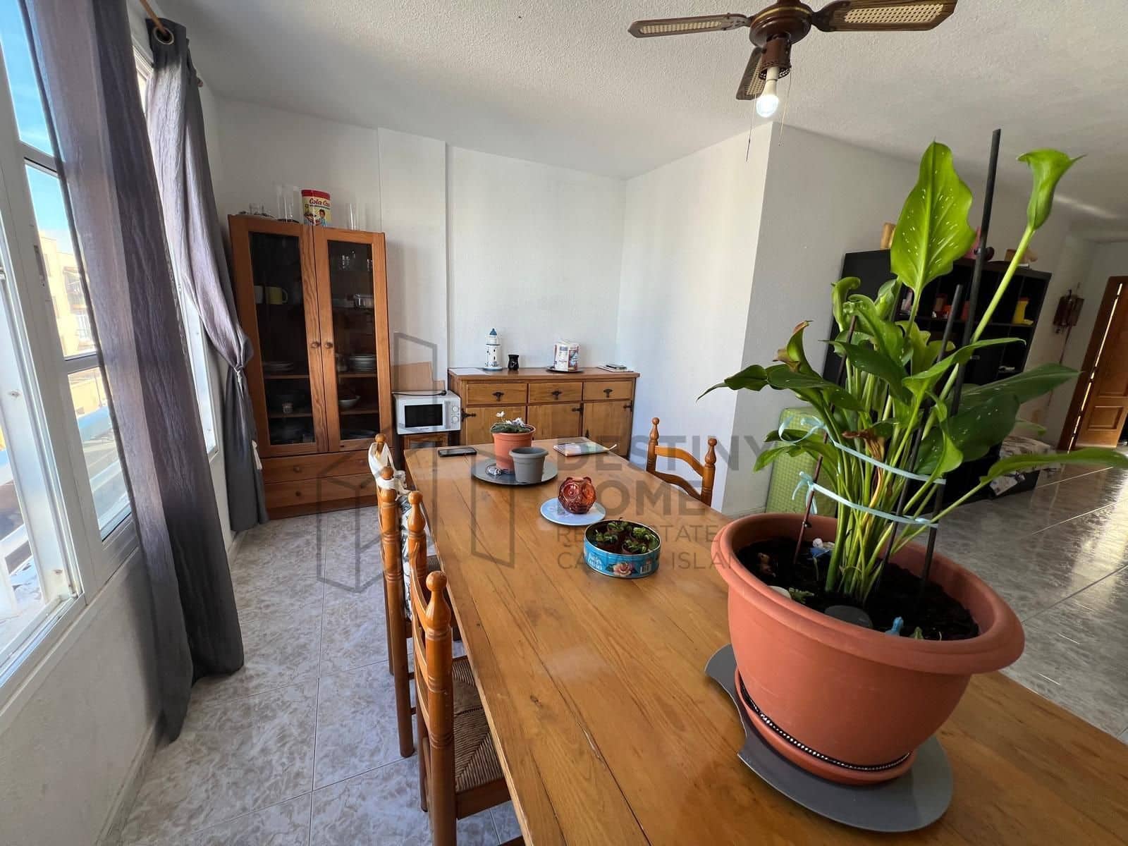 4 Zimmer Apartment zu verkaufen in Corralejo - 330.000 € (Ref: 9543125)