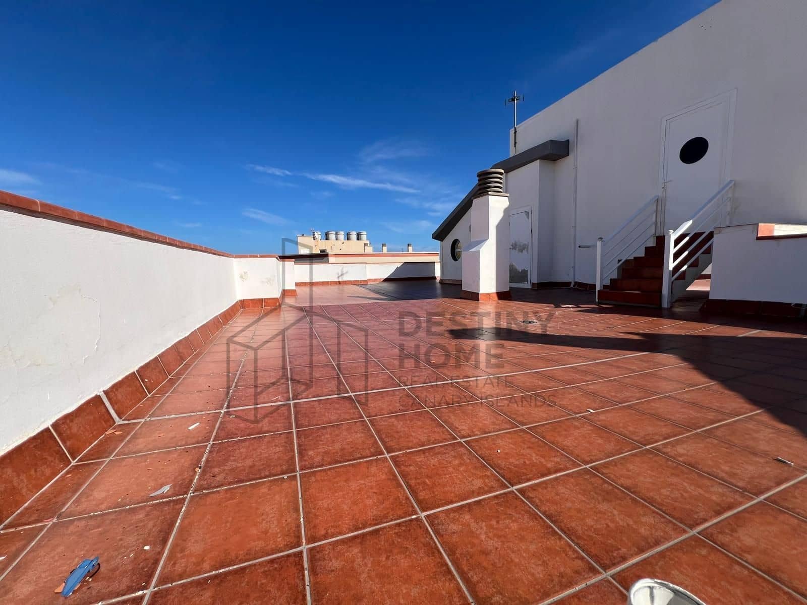 4 Zimmer Apartment zu verkaufen in Corralejo - 330.000 € (Ref: 9543125)