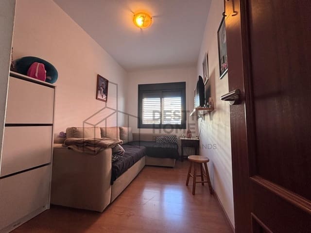 2 bedroom Apartment for sale in Puerto del Rosario with garage - € 185,000 (Ref: 9547808)