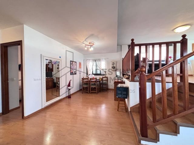 2 bedroom Apartment for sale in Puerto del Rosario with garage - € 185,000 (Ref: 9547808)