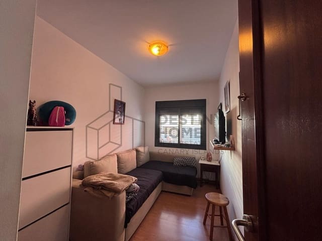 2 bedroom Apartment for sale in Puerto del Rosario with garage - € 185,000 (Ref: 9547808)