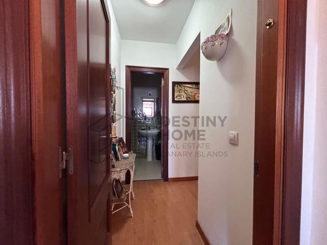 2 bedroom Apartment for sale in Puerto del Rosario with garage - € 185,000 (Ref: 9547808)