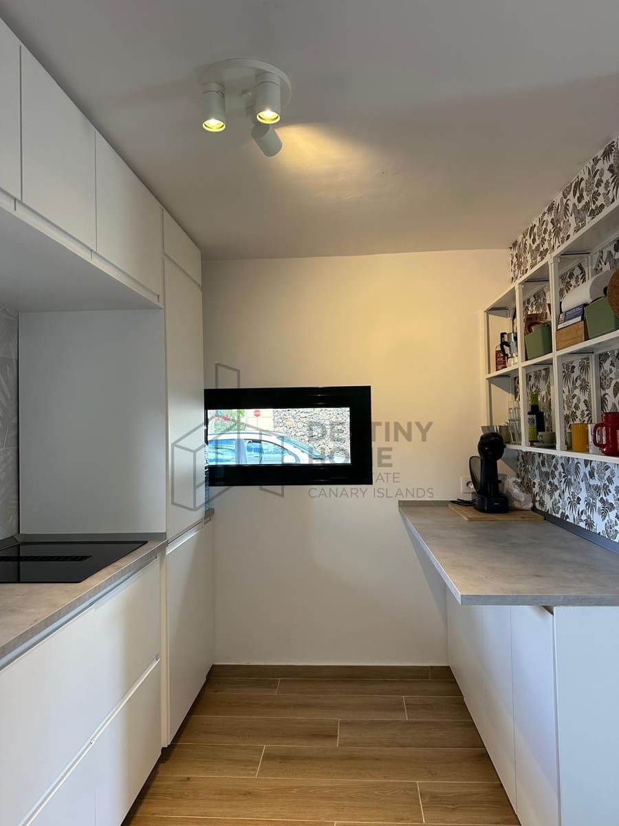 2 bedroom Villa for sale in Corralejo with garage - € 309,000 (Ref: 9594745)