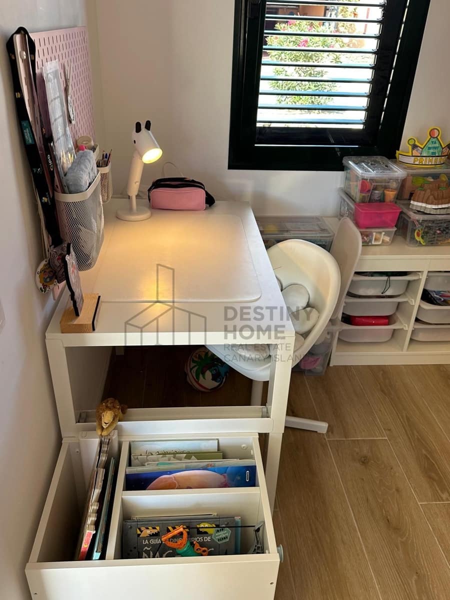 2 bedroom Villa for sale in Corralejo with garage - € 309,000 (Ref: 9594745)