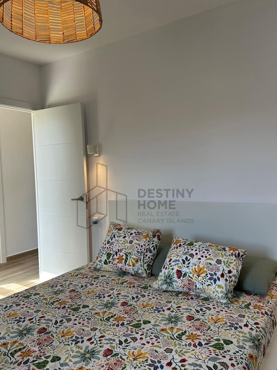 2 bedroom Villa for sale in Corralejo with garage - € 309,000 (Ref: 9594745)