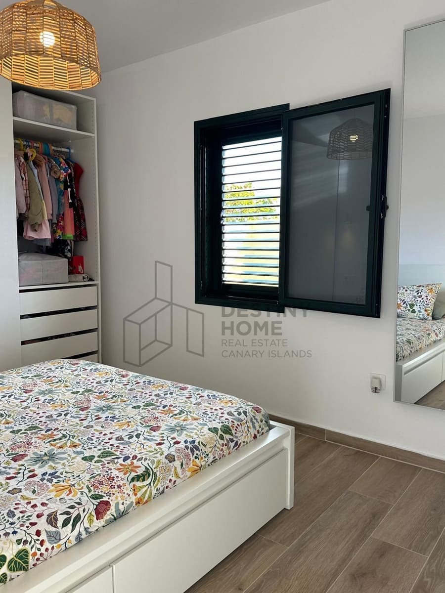 2 bedroom Villa for sale in Corralejo with garage - € 309,000 (Ref: 9594745)