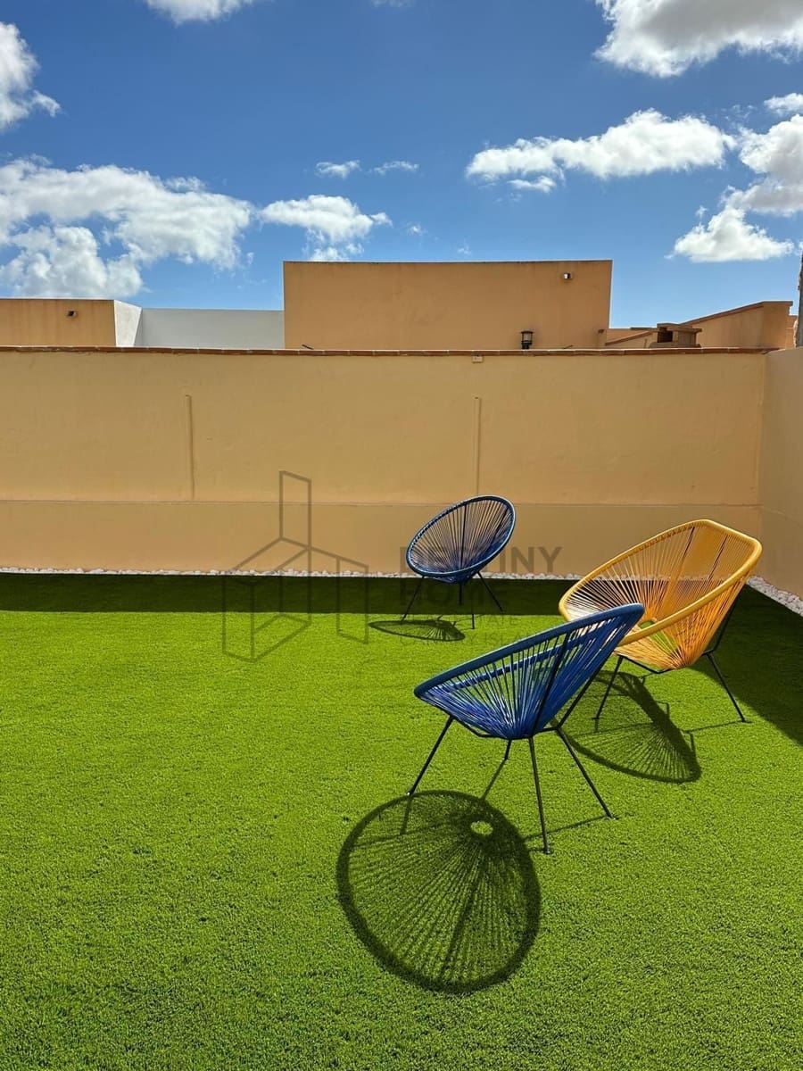 2 bedroom Villa for sale in Corralejo with garage - € 309,000 (Ref: 9594745)