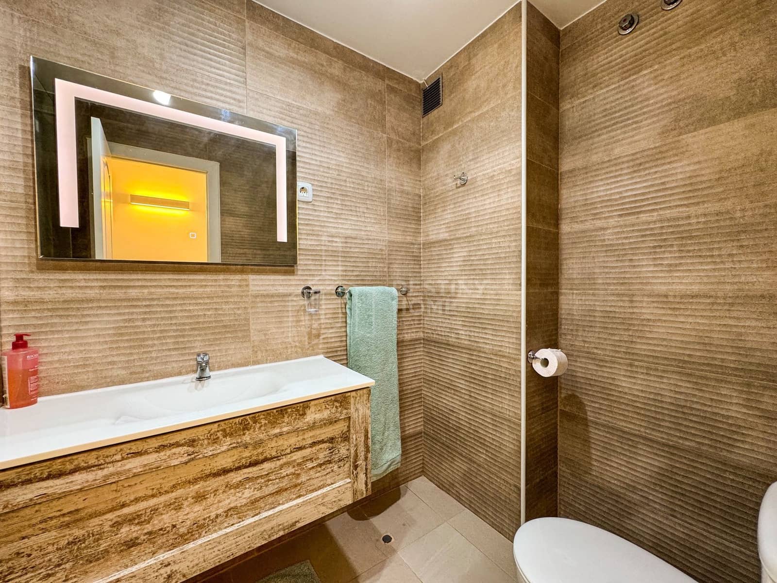 2 slaapkamer Appartement te koop in Corralejo - € 239.000 (Ref: 9599320)