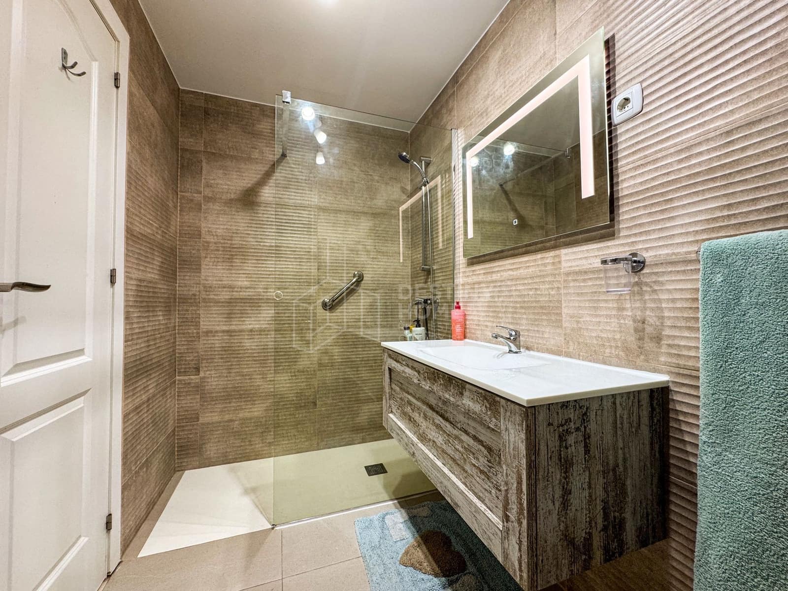 2 slaapkamer Appartement te koop in Corralejo - € 239.000 (Ref: 9599320)