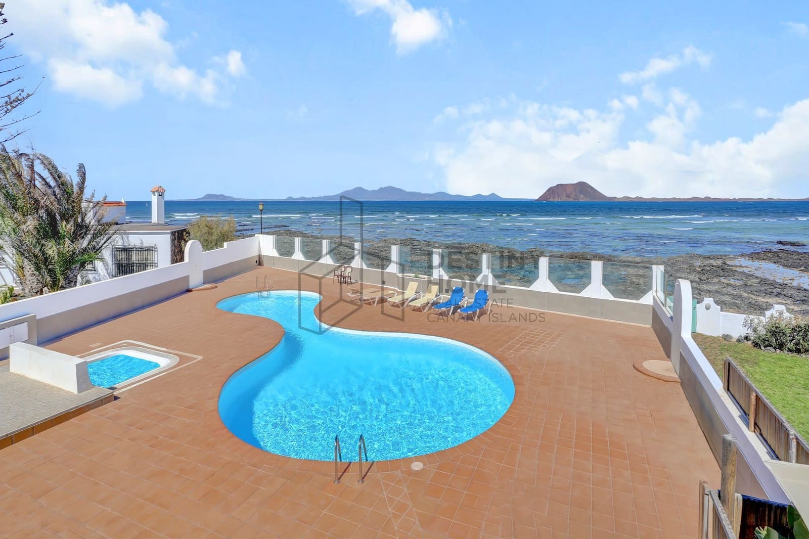 2 makuuhuone Huvila myytävänä paikassa Corralejo mukana uima-altaan - 545 000 € (Ref: 9607556)